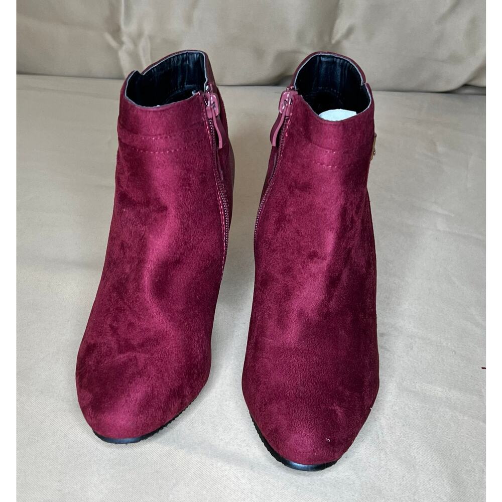 Reneeze Burgundy Pony Bootie Ankle Boots 6 NWOT - Picture 5 of 9